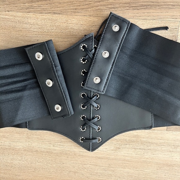 Black Faux Leather Corset Waist Belt with Lace-Up Detail, Medium- EUC - Picture 4 of 5